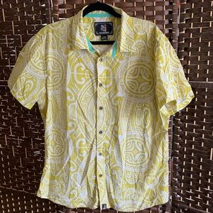 Men’s Hinano button down size L